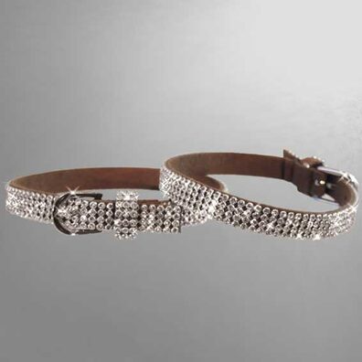 Tuning für Schuhe - das glitzernde Accessoire funkelt in allen Regenbogenfarben.